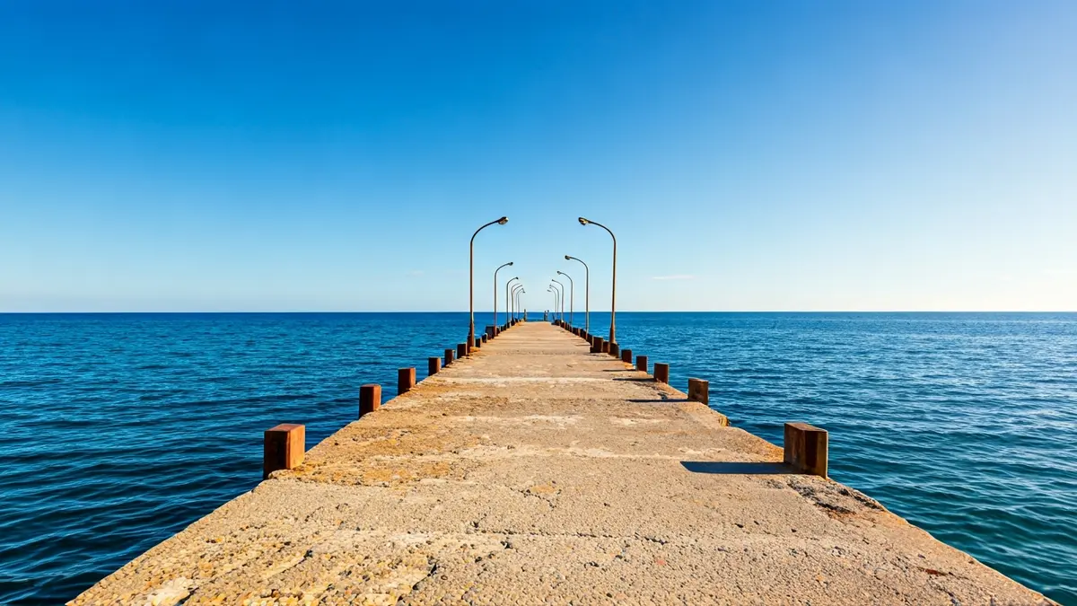Remains of the French Cable in Almería, an industrial structure eroded by time and the sea.