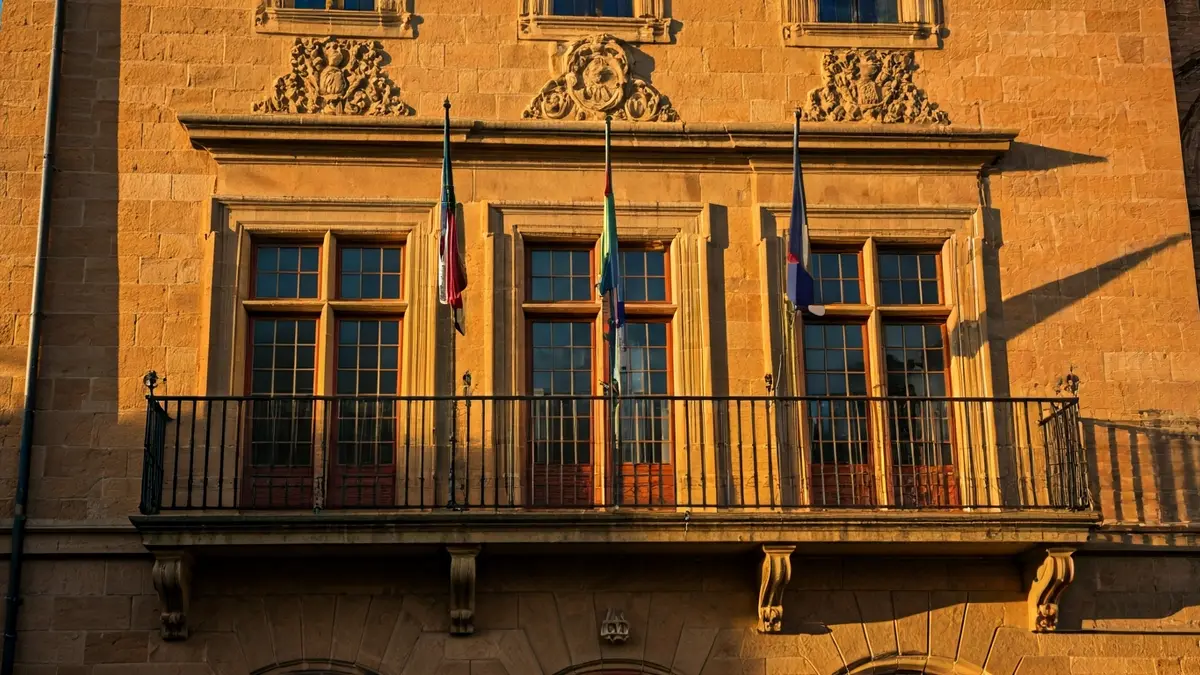 Facade of Gójar town hall in the afternoon sun