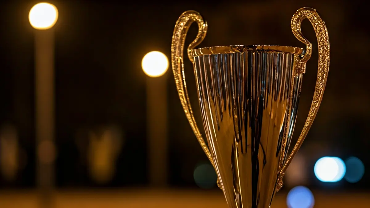Imagen genérica de un trofeo de fútbol sala, simbolizando la victoria y el reconocimiento deportivo.