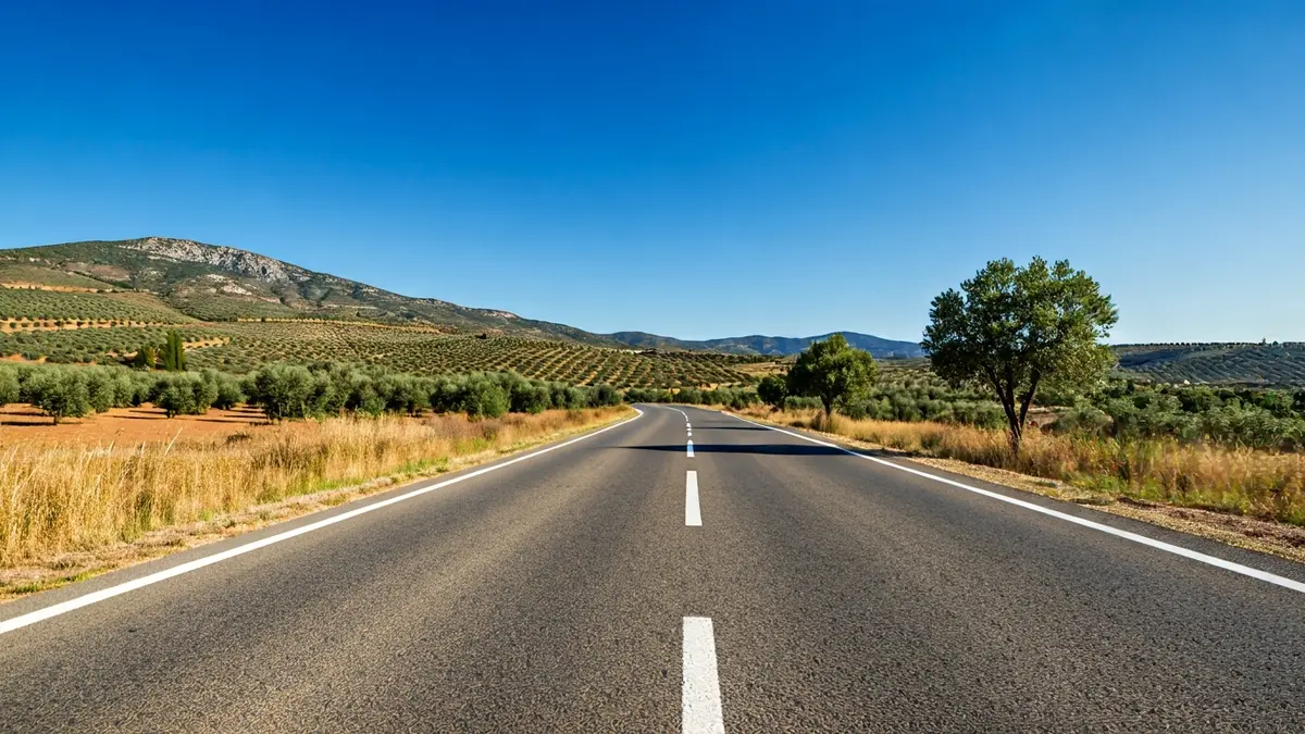 Generic image of a road in an Andalusian landscape.
