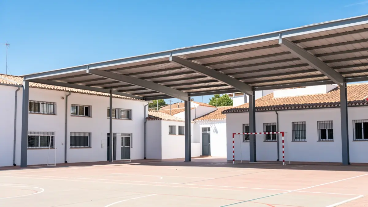 Image of an outdoor school sports court in Mijas covered by a new structure.