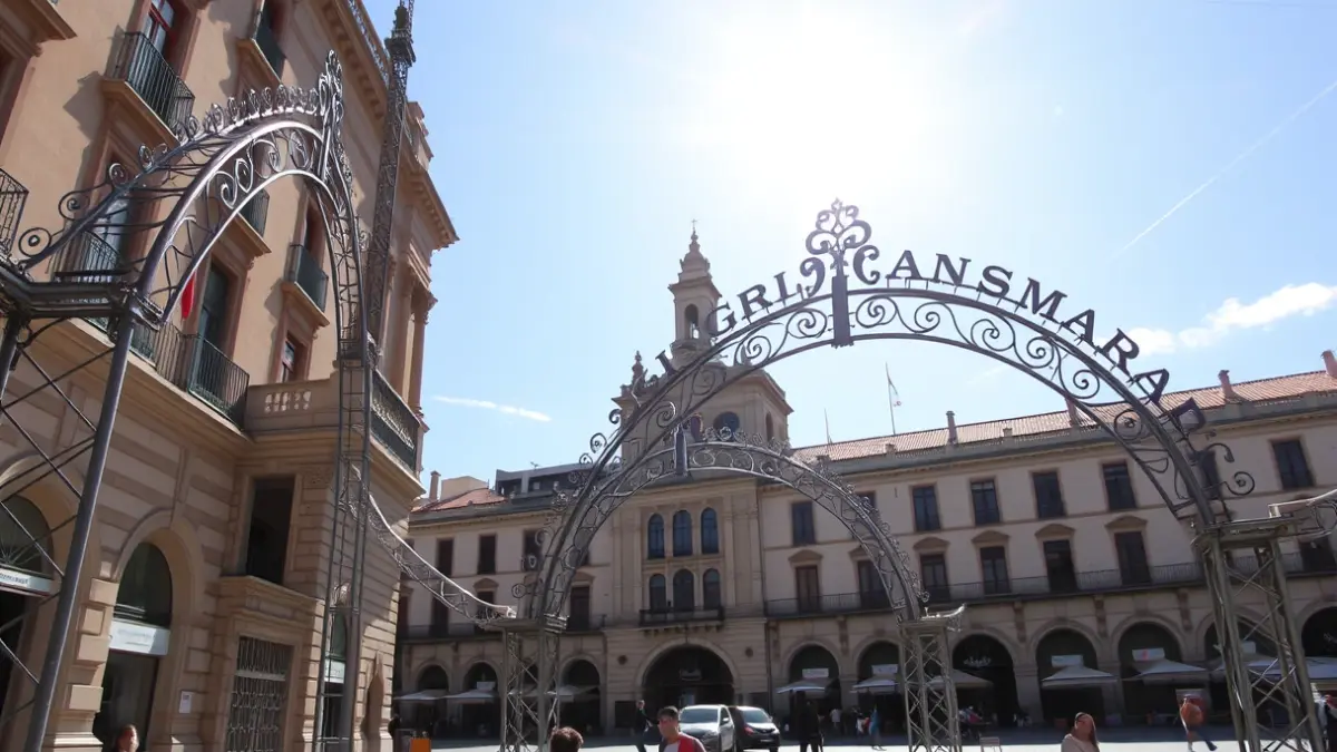 Imagen de la instalación de las portadas del Corpus Christi en la Plaza de San Francisco de Sevilla.