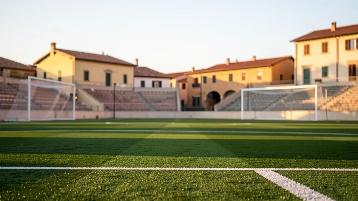 Imagen genérica de un campo de fútbol con césped artificial.