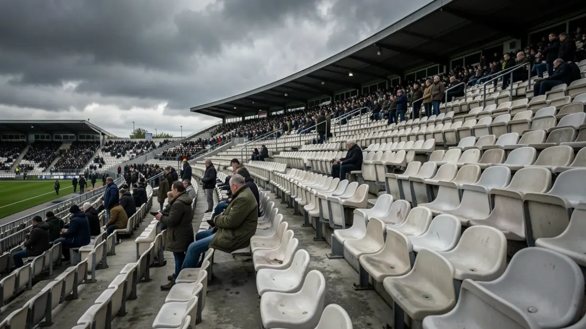 Imagen genérica de gradas vacías de un estadio de fútbol.