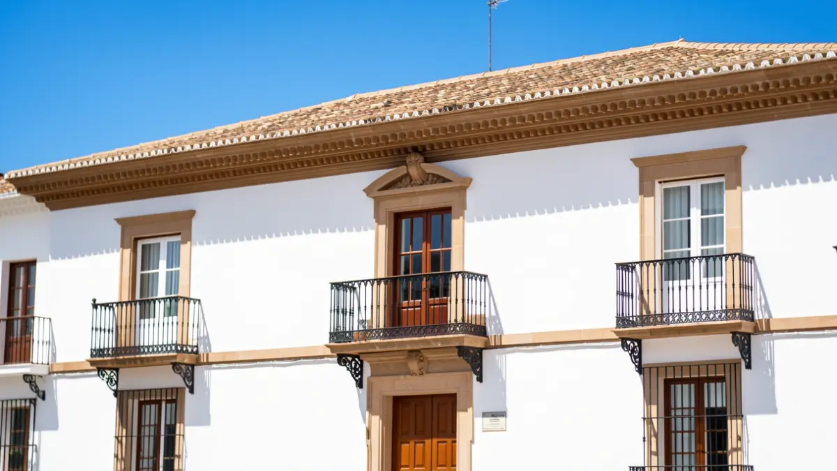 Facade of the Almedinilla Town Hall.