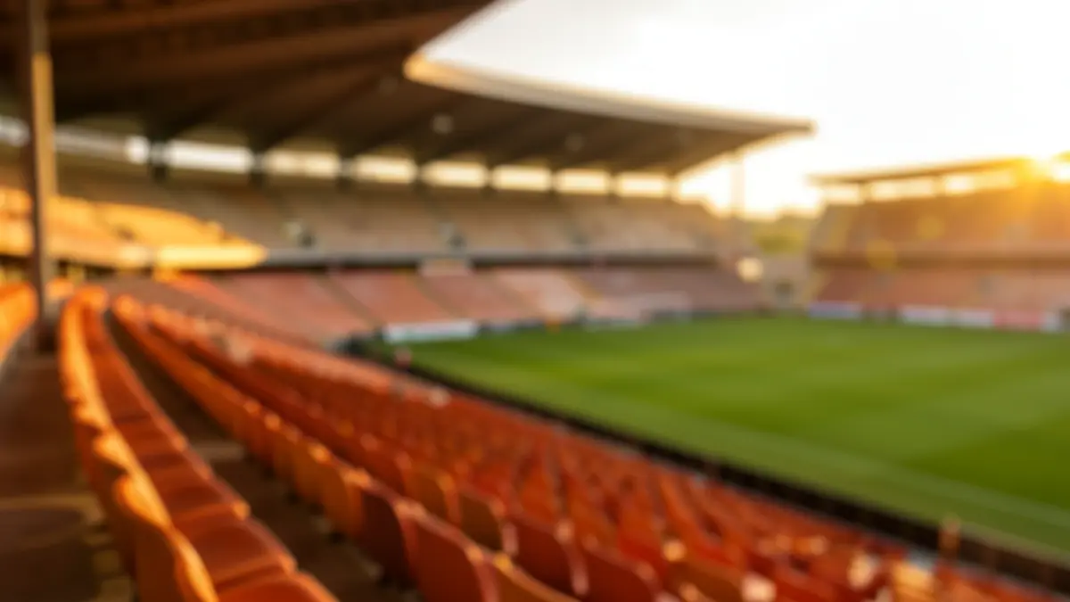 Imagen genérica de las gradas de un estadio de fútbol al atardecer.