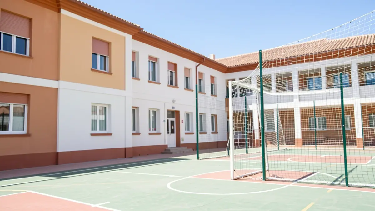 Improvements in public schools in San Pedro Alcántara.