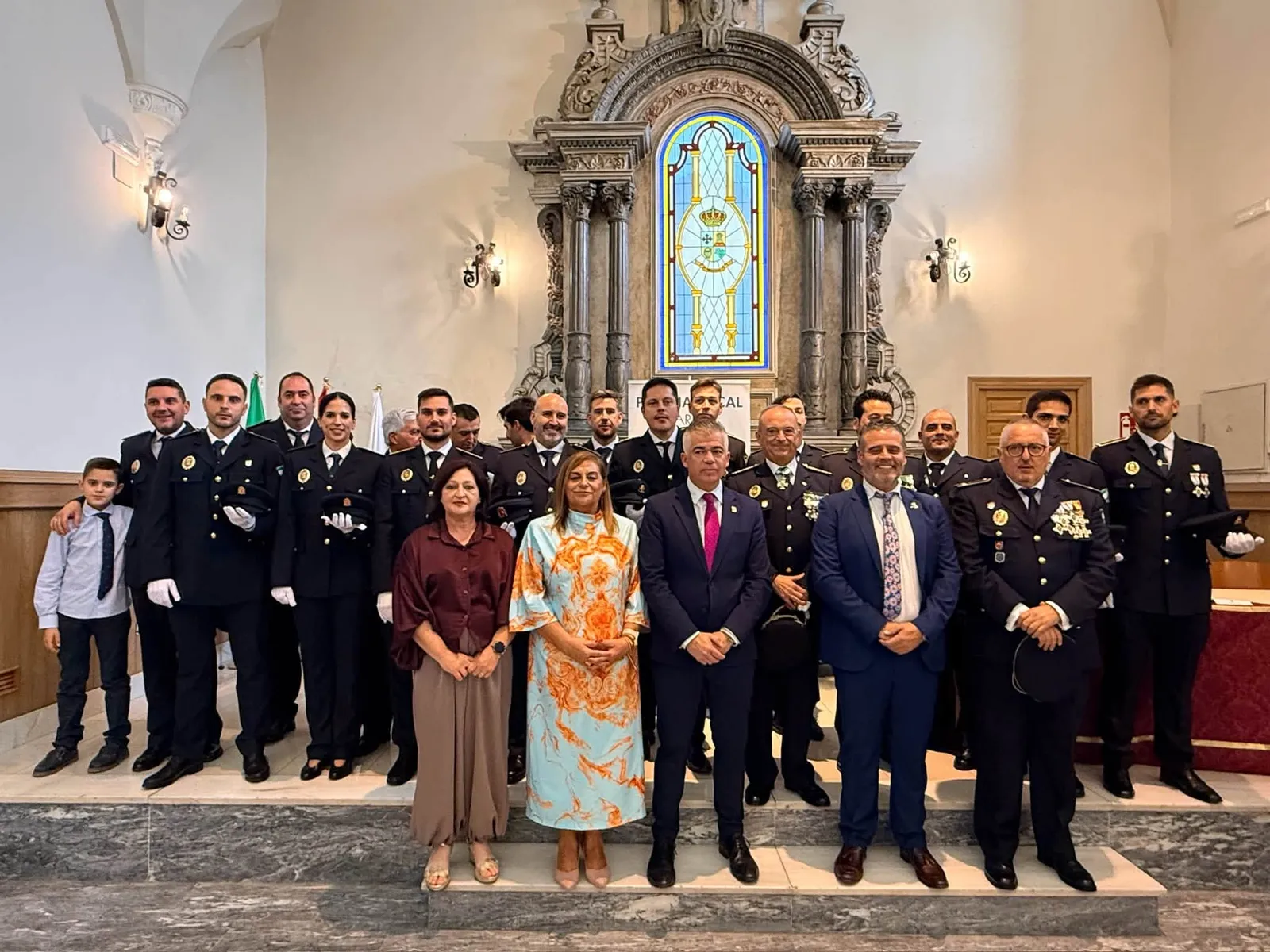 Martos honra a su Policía Local por su vocación de servicio